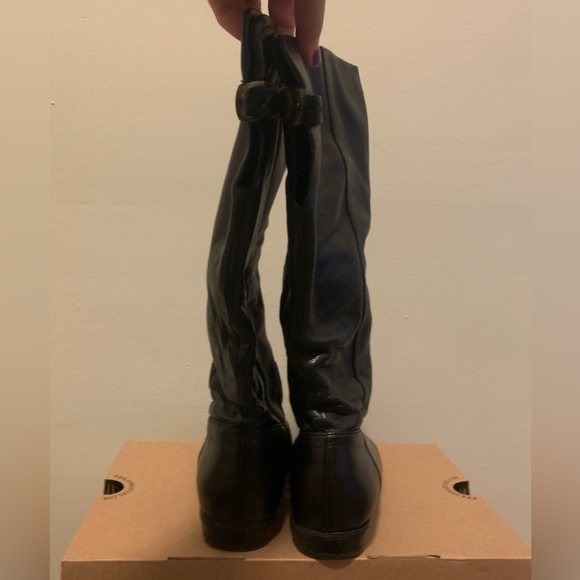 Black leather boots - Picture 2 of 7